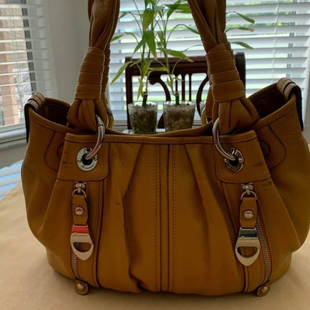 B. Makowsky Durango Pebble leather medium tote bag - Saffron yellow color
